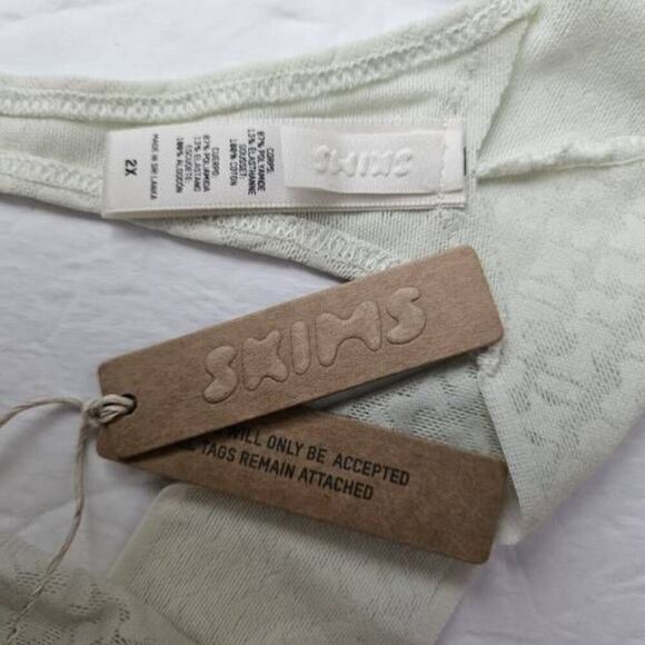 SKIMS FLOCKED LOGO PANTY NWT - Picture 4 of 10